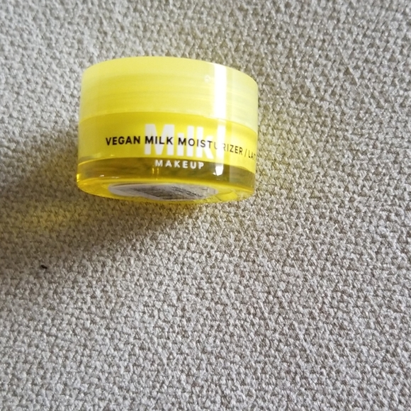 mini vegan milk moisturizer